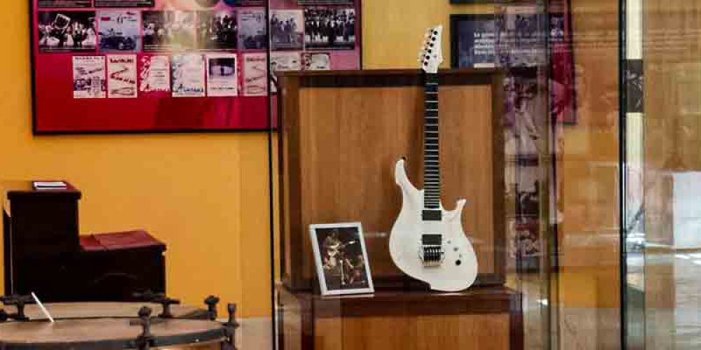 Davide Lo Surdo: la sua chitarra entra nell’eternità al Museo Nazionale dell’Avana
